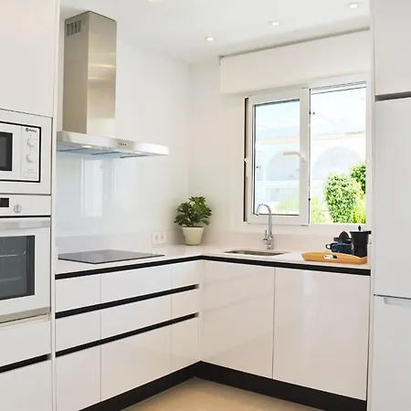 New Build On Beautiful Modern Complex Apartment